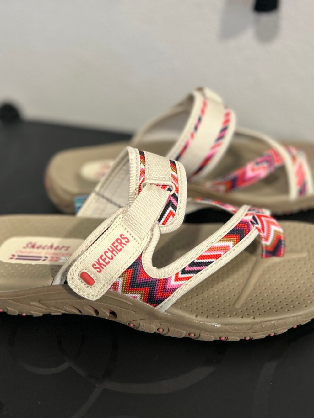 NWT Skechers Reggae Sandal 9.5